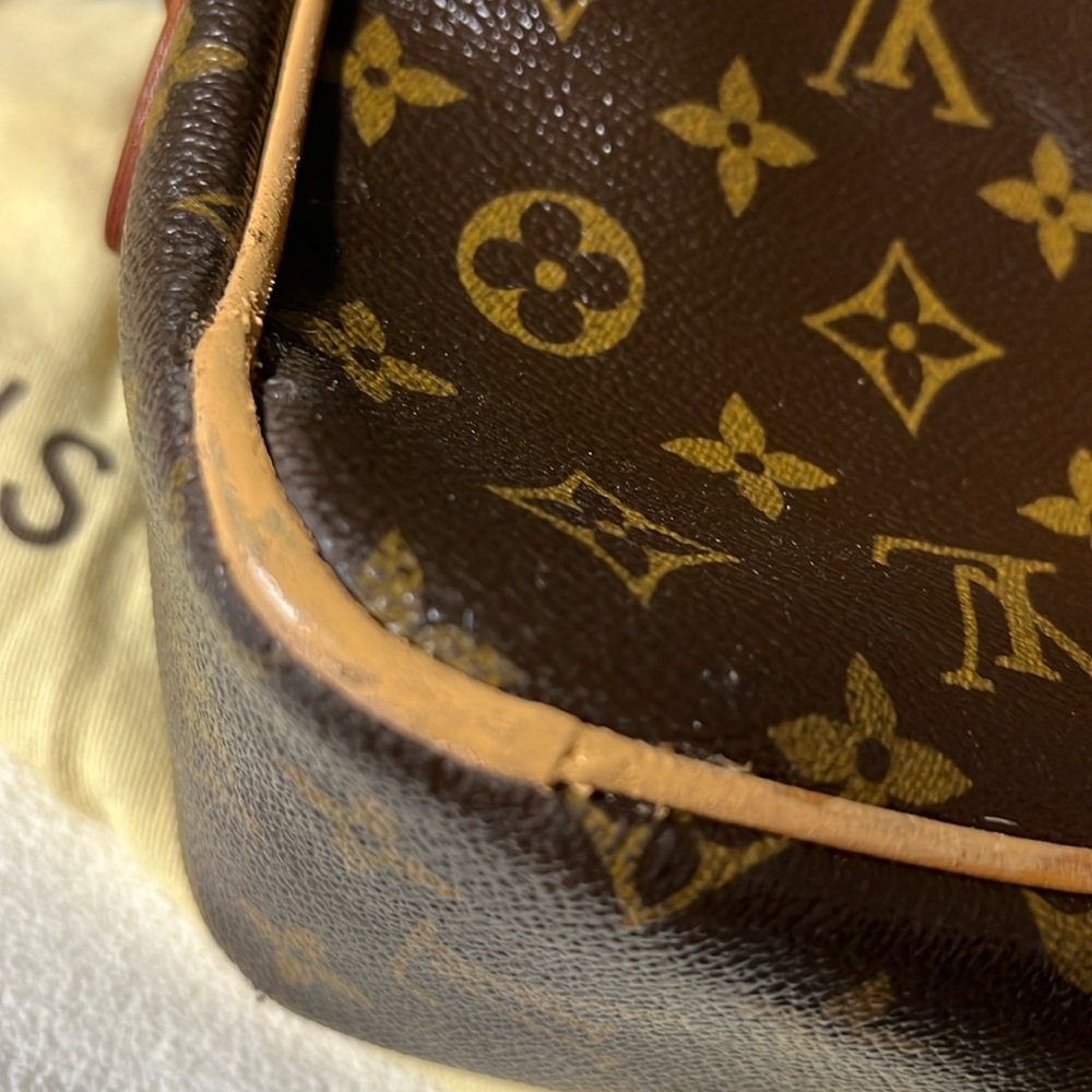 Louis Vuitton Monogram Satchel (Hudson Pm)(authenticated) - Picture 6 of 17